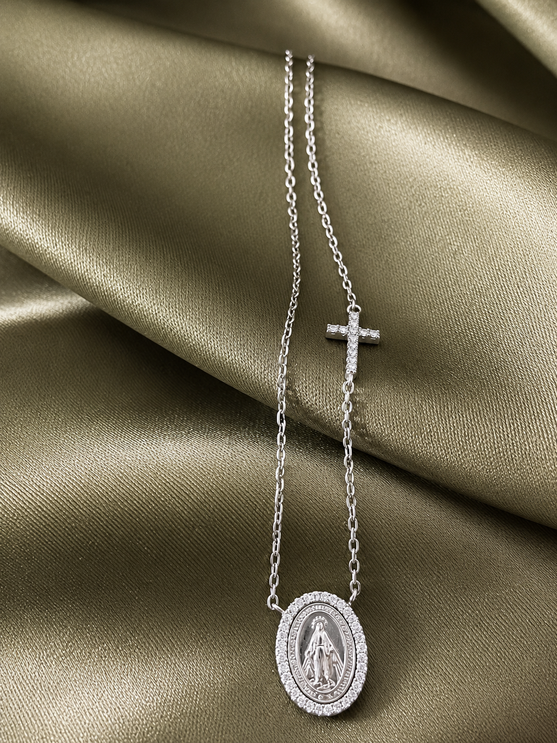 Colar Medalha Milagrosa com Cruz | Moissanite
