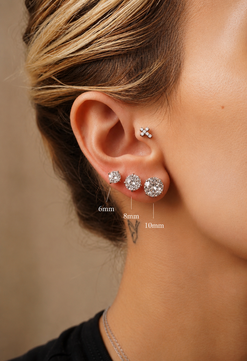 Brinco Majesty Ponto de Luz 6.5mm - Moissanite | Lapidação Clássica